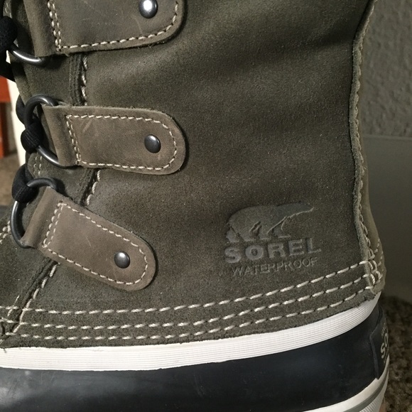 SOLD. Sorel winter boots with faux fur trim - Picture 2 of 6